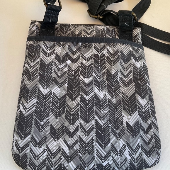 EDDIE BAUER TRAVEL CROSSBODY PURSE - Picture 3 of 8